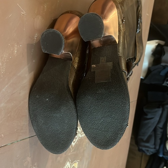 Ladies size 7 faux leather Brown and bronze steampunk boots with spool heel - Picture 2 of 5